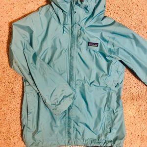 Women’s Patagonia Rain Jacket Medium